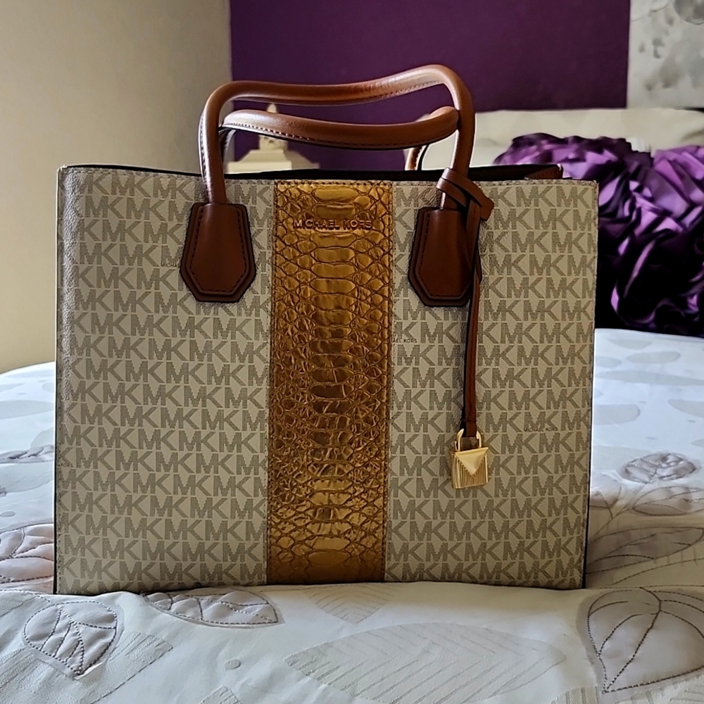 Michael Kors Cream/Gold Signature Handbag